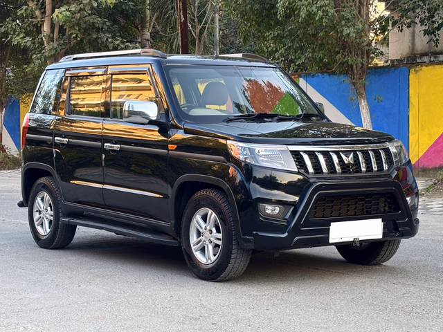 Mahindra Mahindra Bolero Neo view 2