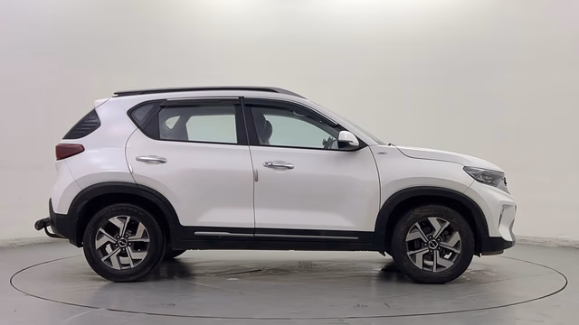 Kia Kia Seltos view 4