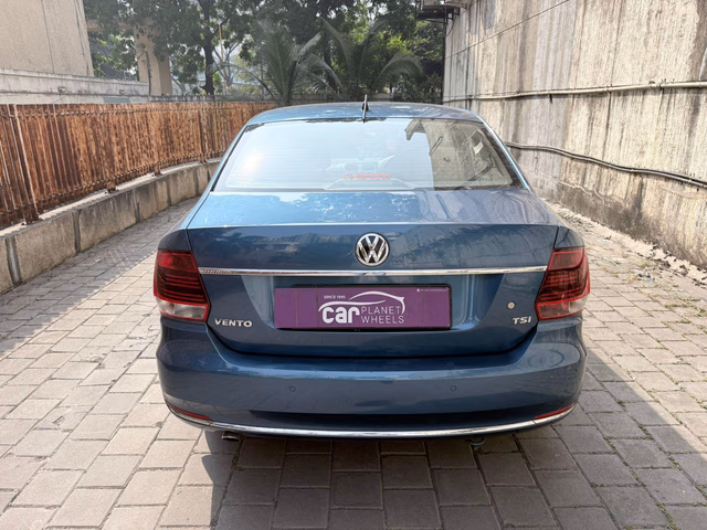 Volkswagen Volkswagen Vento view 3
