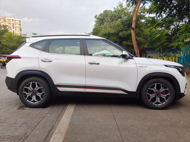 Kia Kia Seltos view 3