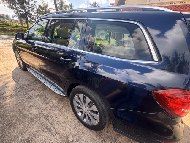 Mercedes-Benz Mercedes-Benz GLS view 3