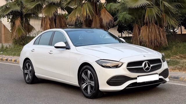 Mercedes-Benz Mercedes-Benz C-Class view 2