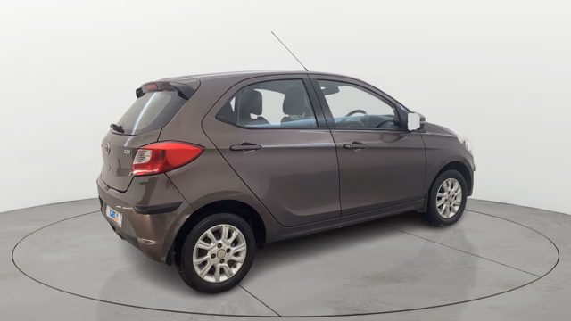 Tata Tata Tiago view 4