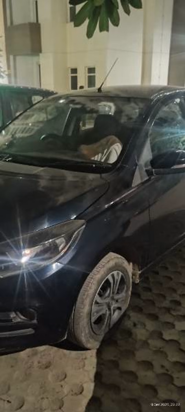 Tata Tata Tiago view 3