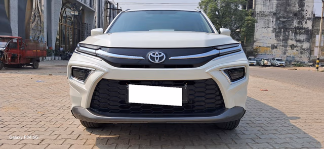 Toyota Toyota Hyryder view 2