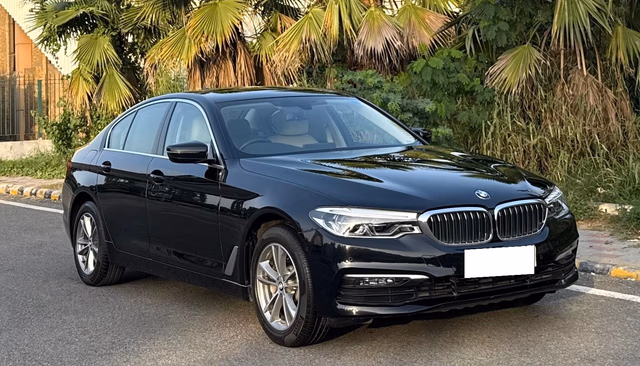 BMW BMW 5 Series view 2