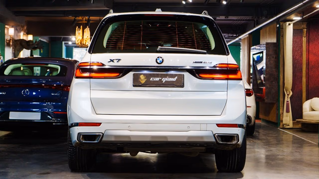 BMW BMW X7 view 4