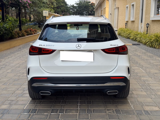 Mercedes-Benz Mercedes-Benz GLA view 3