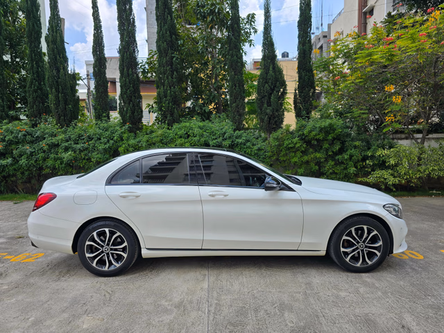 Mercedes-Benz Mercedes-Benz C-Class view 3