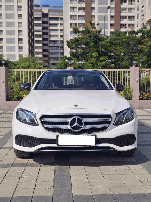 Mercedes-Benz Mercedes-Benz E-Class view 5