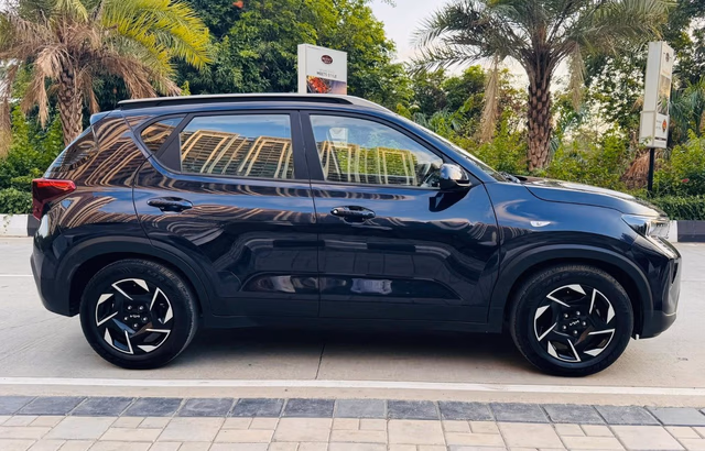 Kia Kia Sonet view 3