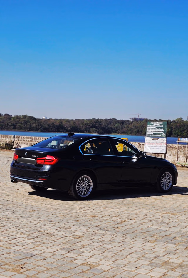 BMW BMW 3 Series view 4