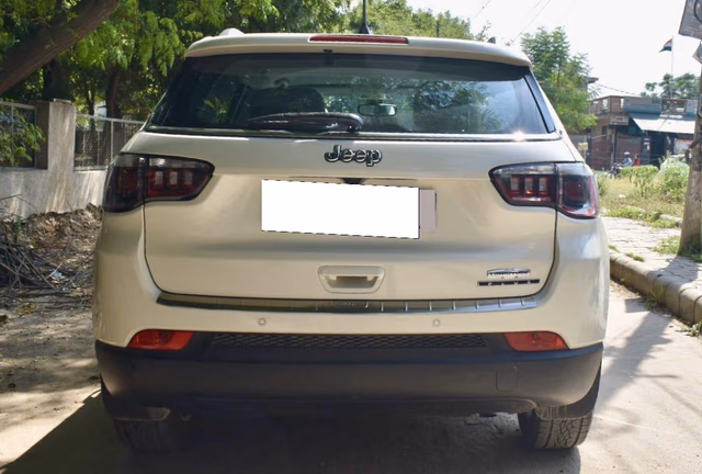 Jeep Jeep Compass view 4