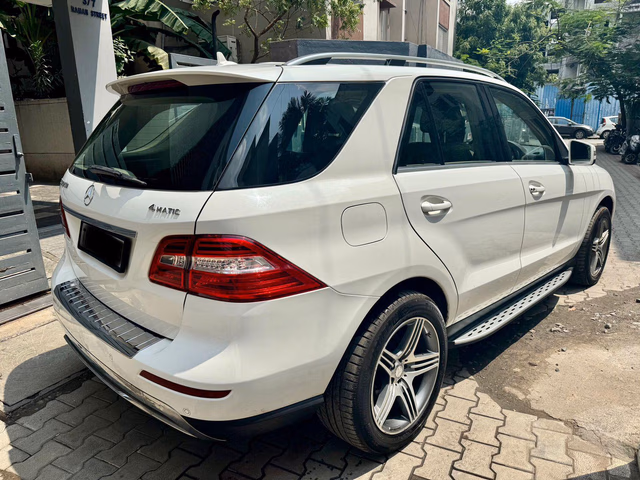 Mercedes-Benz Mercedes-Benz M-Class view 5