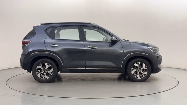 Kia Kia Seltos view 4