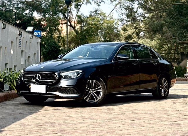 Mercedes-Benz Mercedes-Benz E-Class view 4