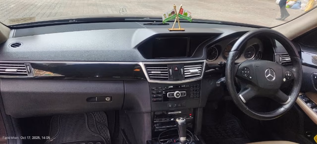 Mercedes-Benz Mercedes-Benz E-Class view 5