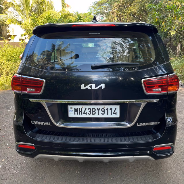 Kia Kia Carnival view 4