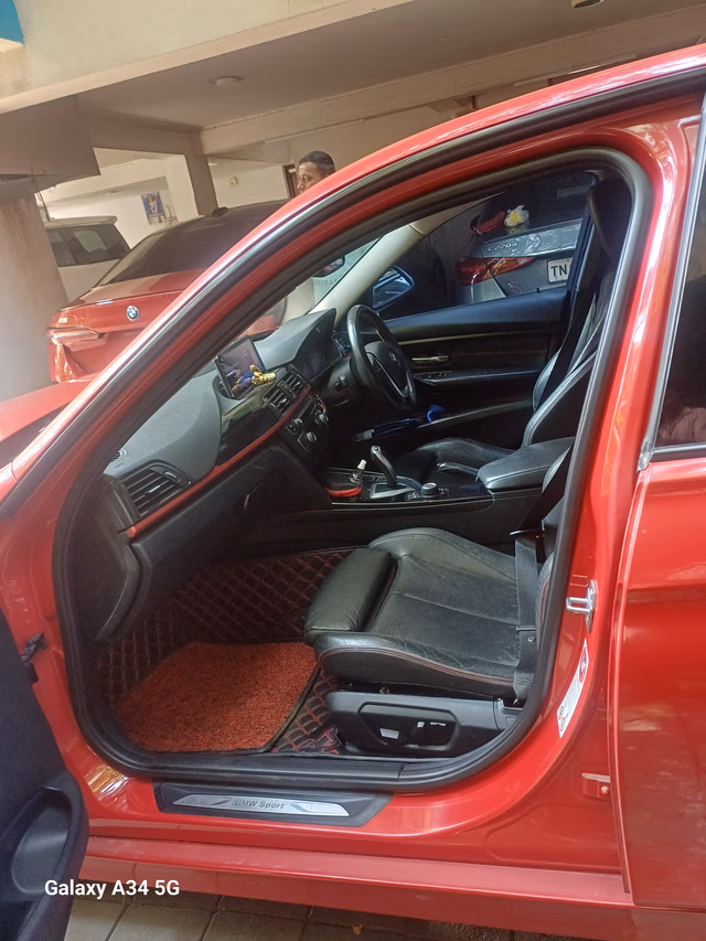 BMW BMW 3 Series view 4