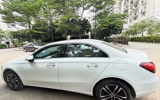 Mercedes-Benz Mercedes-Benz A-Class Limousine view 4