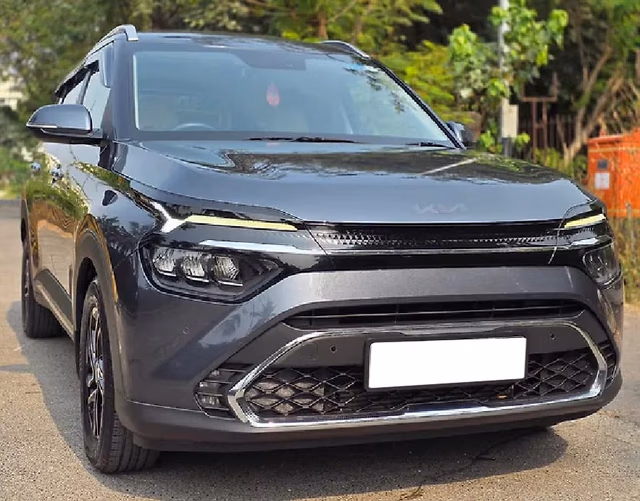 Kia Kia Carens view 2