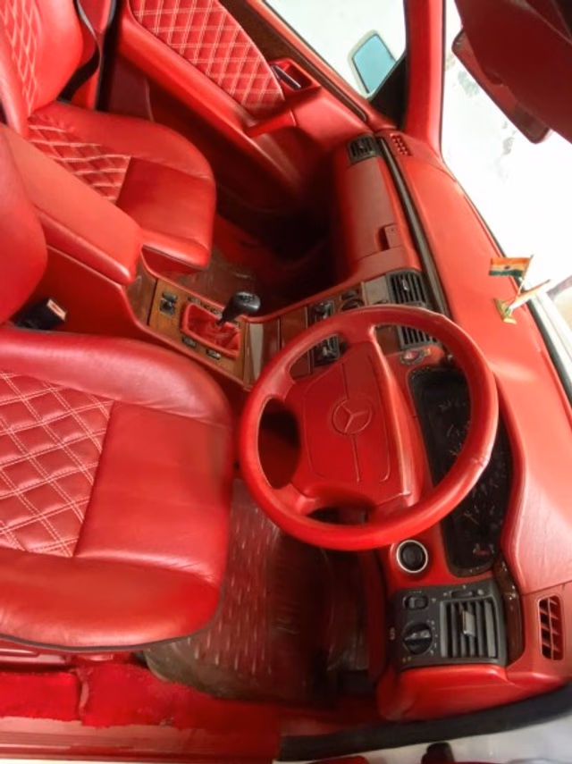 Mercedes-Benz Mercedes-Benz E-Class view 3