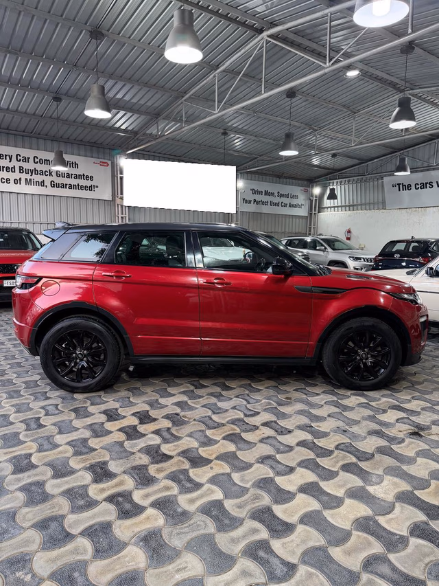 Land Rover Land Rover Range Rover Evoque view 3