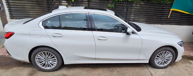 BMW BMW 3 Series view 3