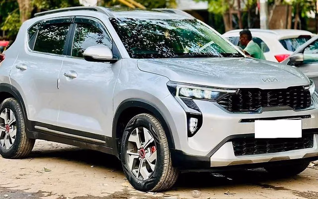 Kia Kia Sonet view 2