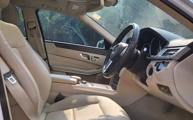 Mercedes-Benz Mercedes-Benz E-Class view 4