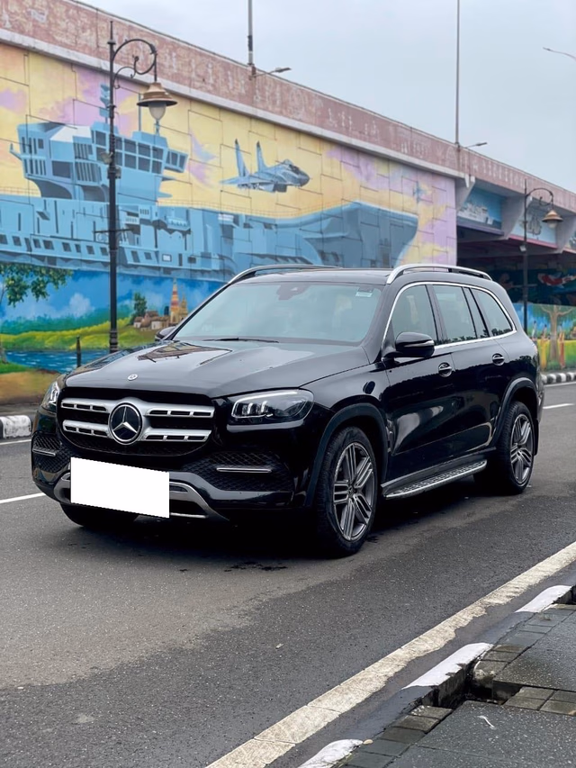 Mercedes-Benz Mercedes-Benz GLS view 2