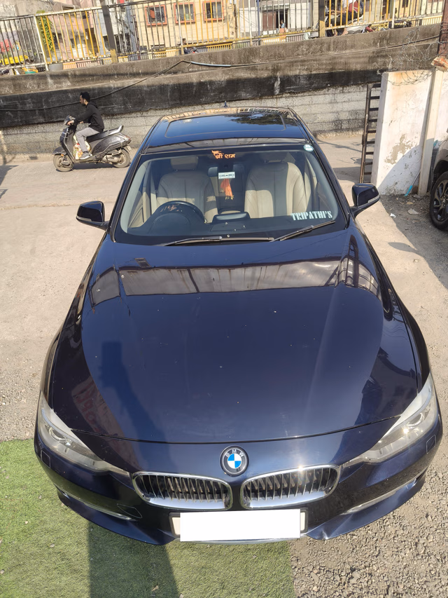 BMW BMW 3 Series view 5