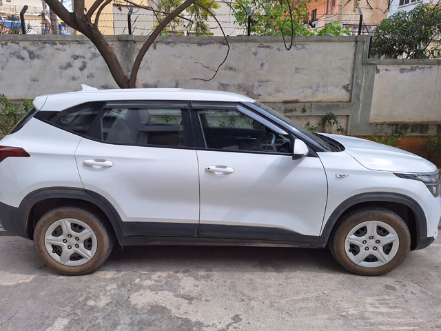 Kia Kia Seltos view 3