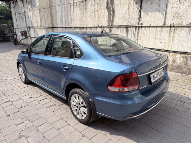Volkswagen Volkswagen Vento view 4