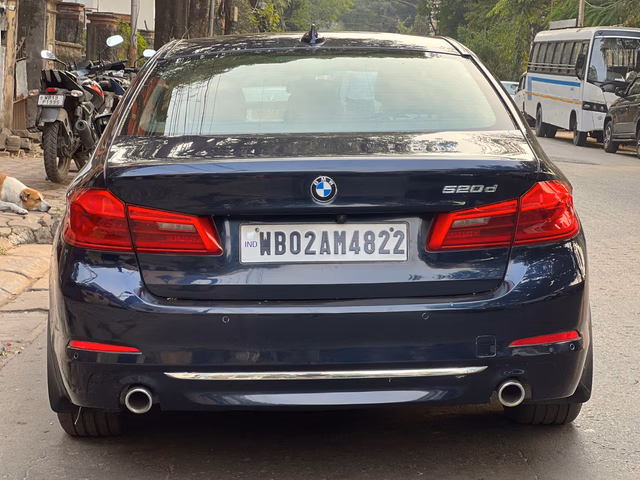 BMW BMW 5 Series view 3