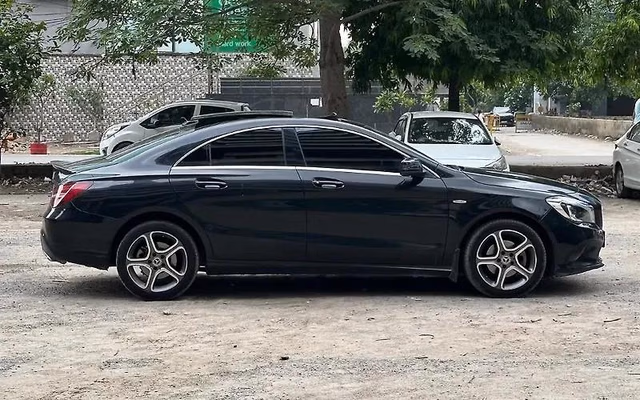 Mercedes-Benz Mercedes-Benz CLA view 3