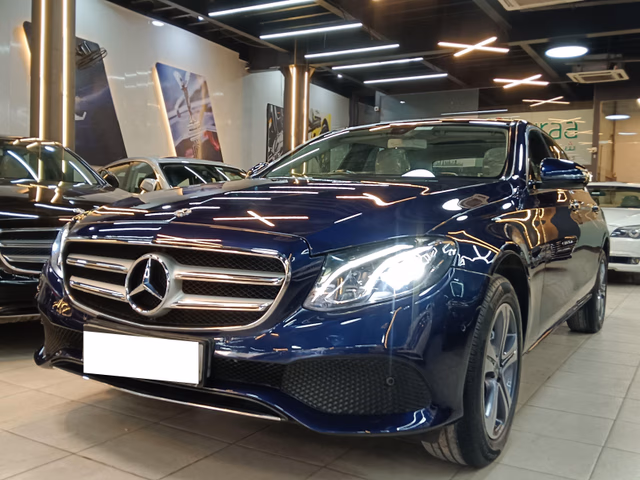 Mercedes-Benz Mercedes-Benz E-Class view 4