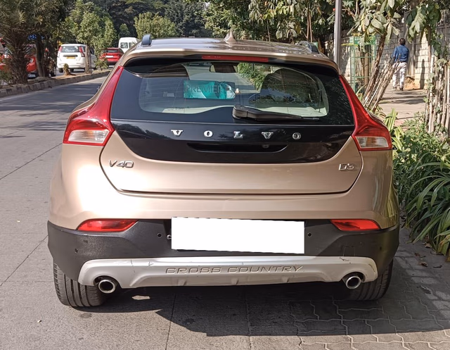 Volvo Volvo V40 Cross Country view 4