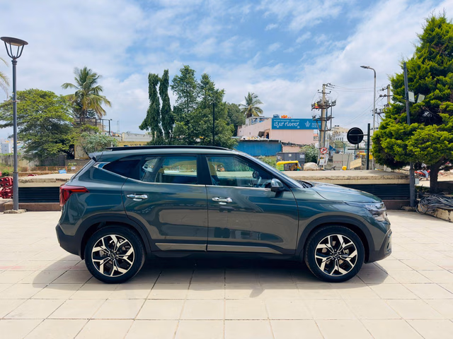 Kia Kia Seltos view 4