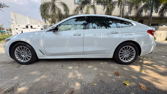 BMW BMW 6 Series view 2