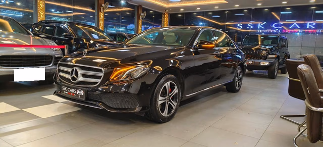 Mercedes-Benz Mercedes-Benz E-Class view 4