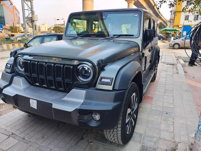 Mahindra Mahindra Thar ROXX view 4
