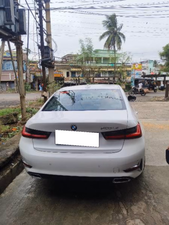 BMW BMW 3 Series view 3