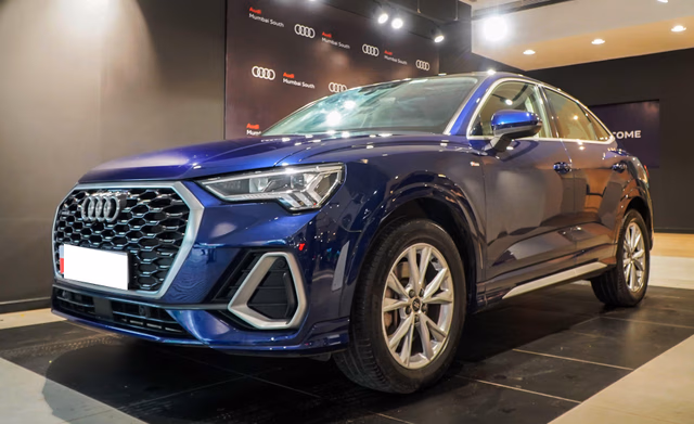 Audi Audi Q3 Sportback view 5