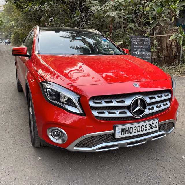 Mercedes-Benz Mercedes-Benz GLA Class view 2