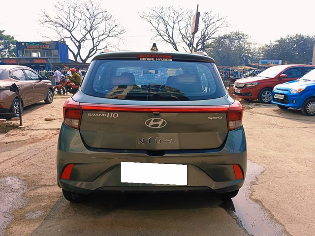 Hyundai Hyundai Grand i10 Nios view 3