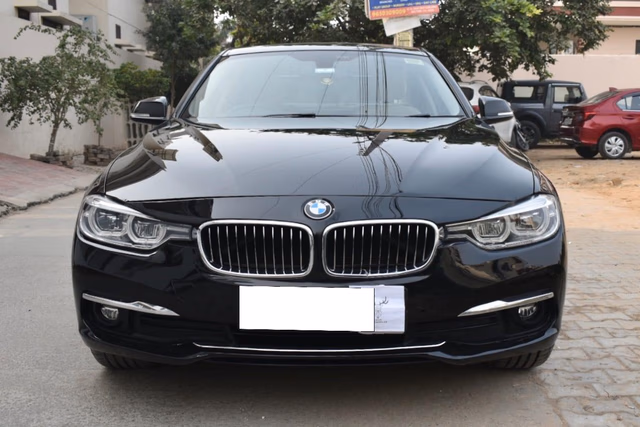 BMW BMW 3 Series view 3