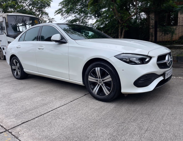 Mercedes-Benz Mercedes-Benz C-Class view 2