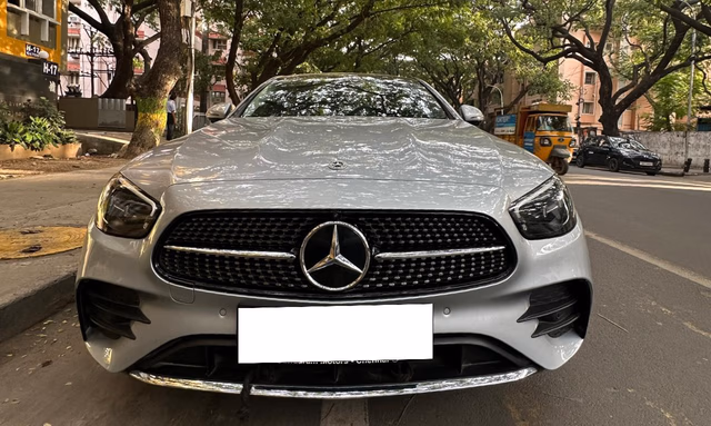 Mercedes-Benz Mercedes-Benz E-Class view 5