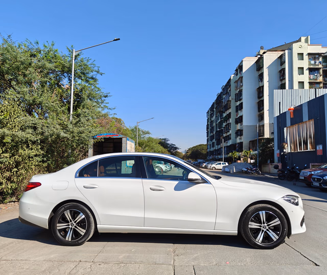 Mercedes-Benz Mercedes-Benz C-Class view 3